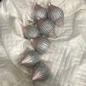 Set of 7 Pinky/silver Ornamnets